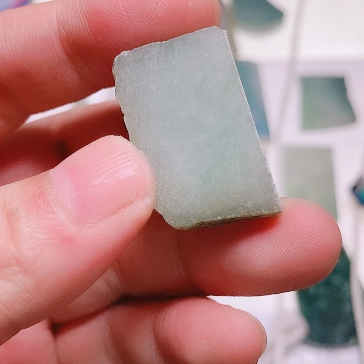 翡翠挂件未镶嵌翡翠