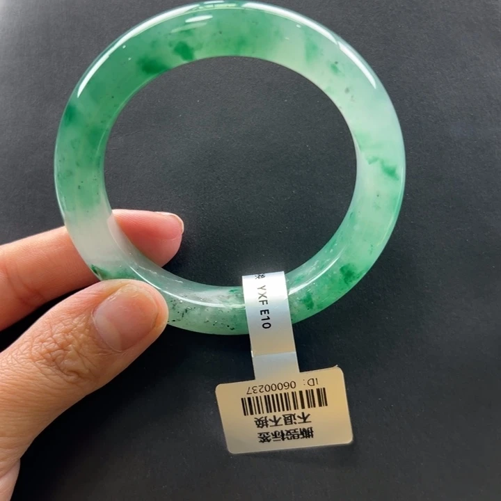 橙***绿石英质玉未镶嵌手镯56.6
