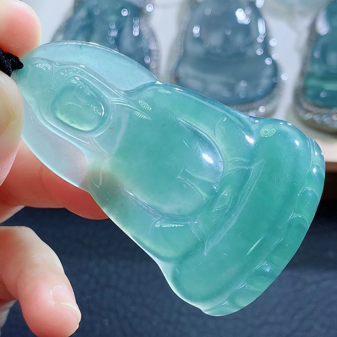 翡翠挂件未镶嵌翡翠