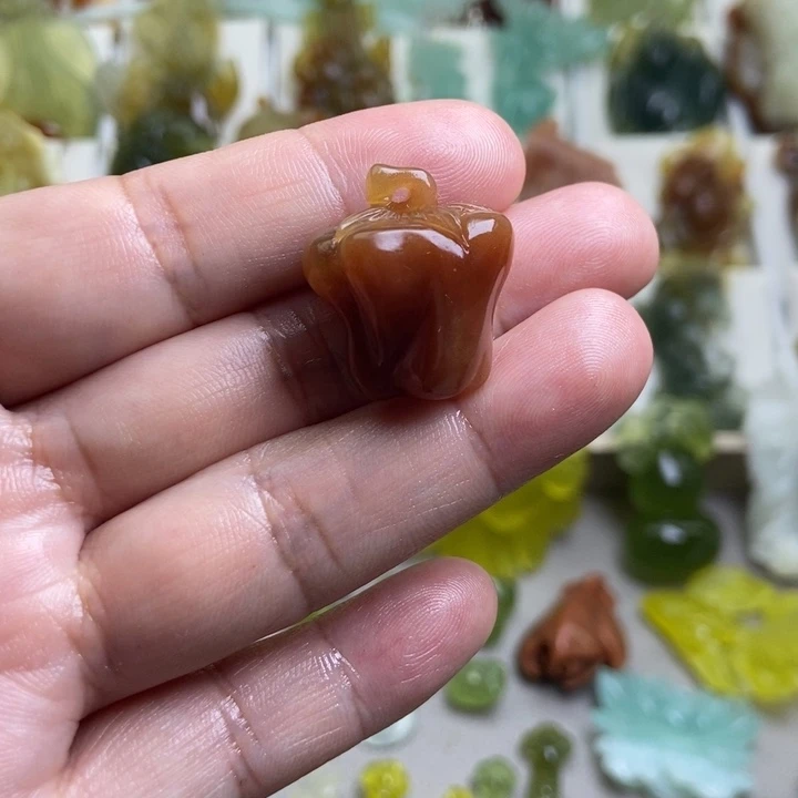 未镶嵌蛇纹石玉挂件