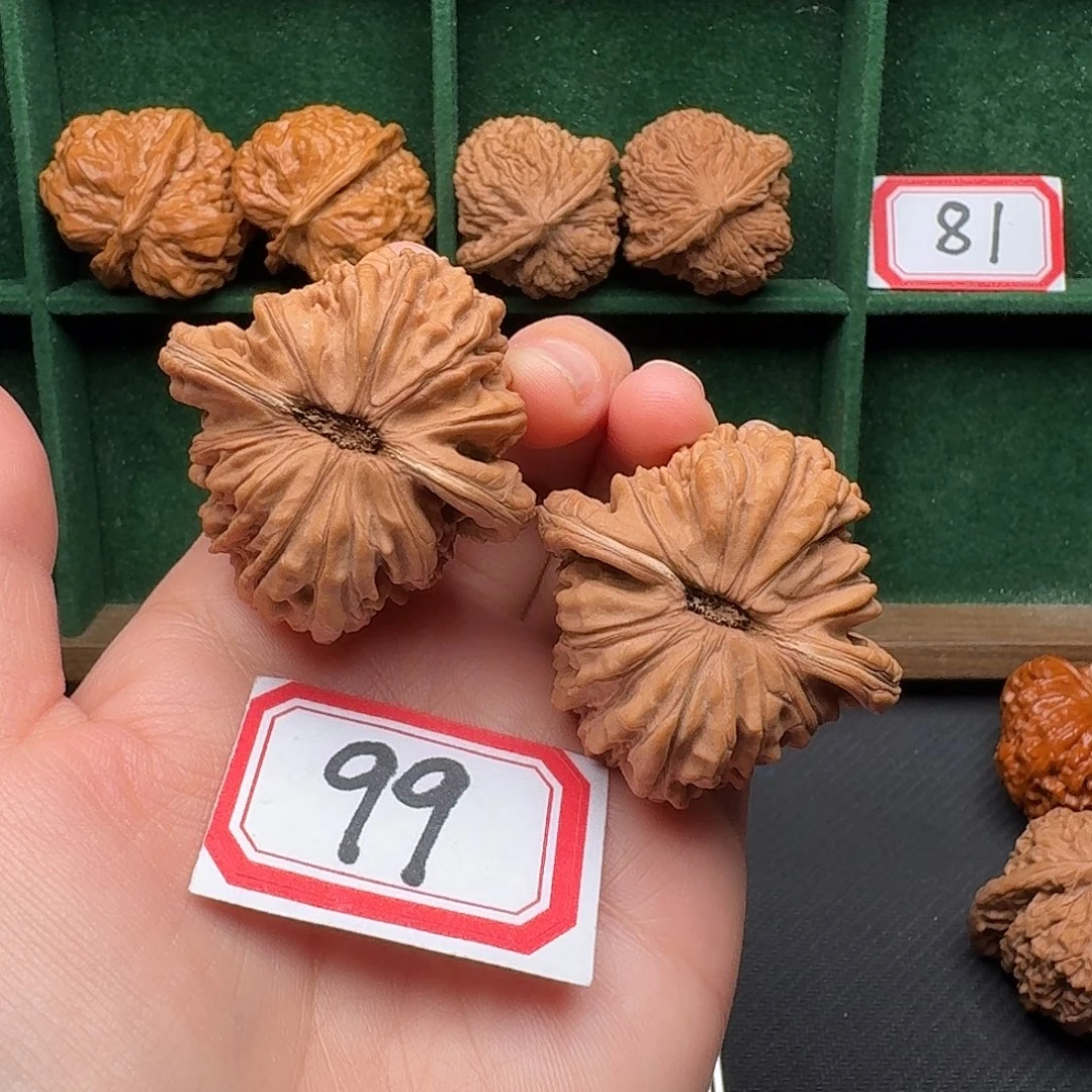 文玩核桃吊坠全品45尺四座楼