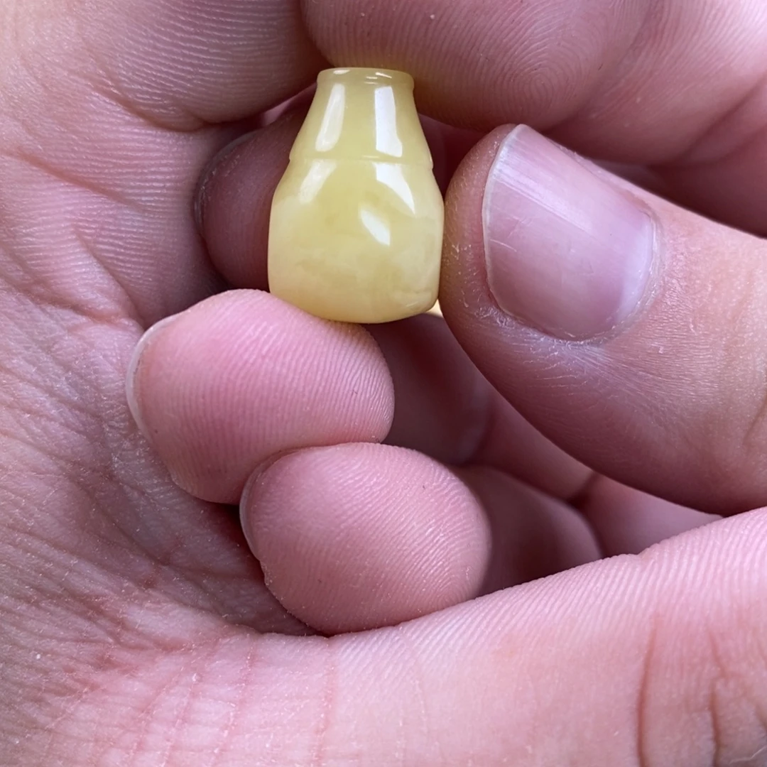 黑***）蜜蜡未镶嵌裸石配饰