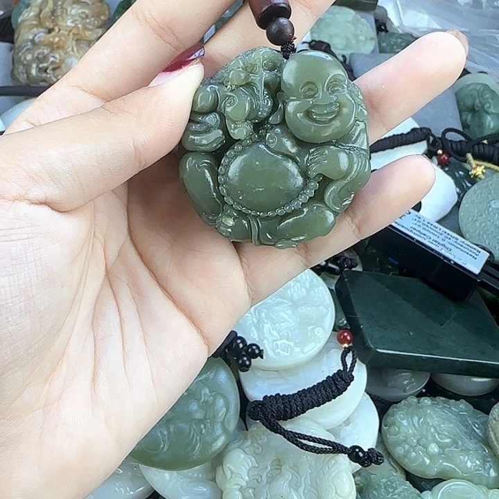 和田玉未镶嵌颈饰