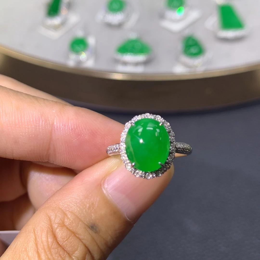 翡翠戒指18K金镶嵌翡翠