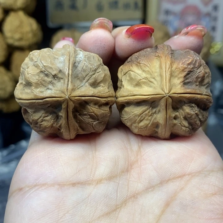 文玩核桃吊坠75南瓜四棱有沙眼