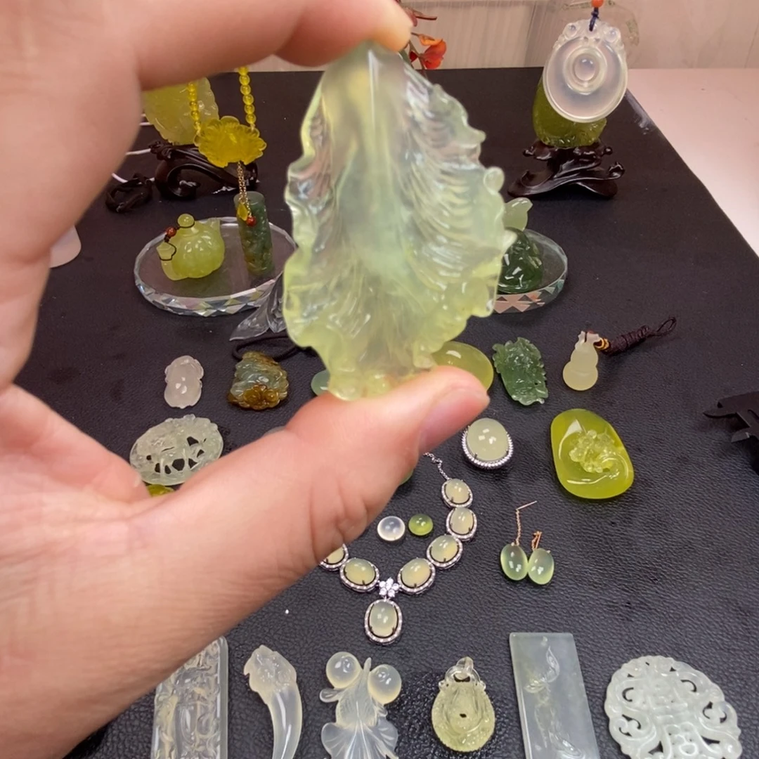 蛇纹石玉合金颈饰