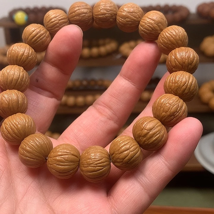 文玩核桃吊坠G*n土豪