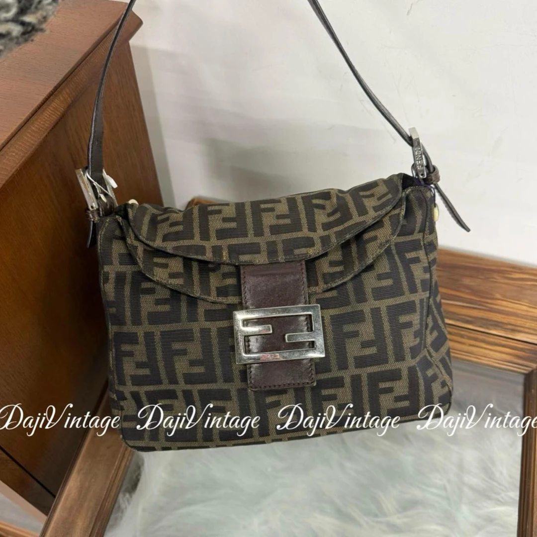 大吉中古/Fendi芬迪老花双盖银扣单肩包