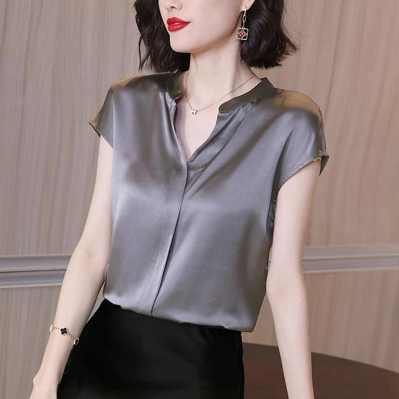 缎面衬衫女设计感小众轻熟v领短袖衬衫女2025夏季薄款冰丝上衣女