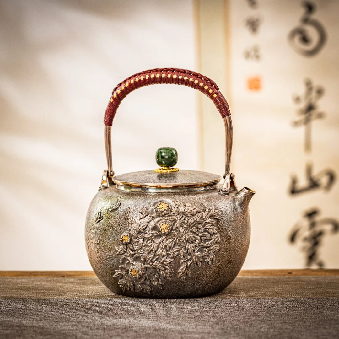 蜂鸟工坊 大师壶 一块料麻纹錾刻牡丹花带诗词提梁大壶 SWA2235