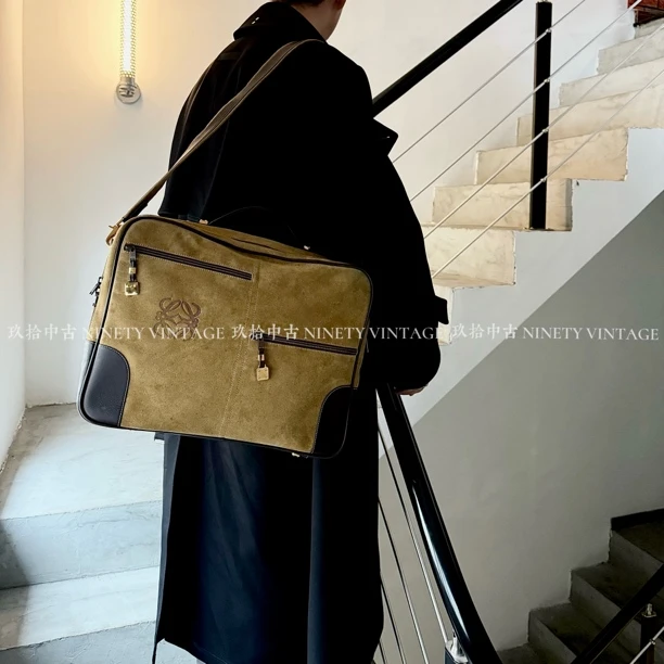 95新 LOEWE/罗意威 罗意威麂皮沙色暗纹金扣拼皮公文包 差旅包
