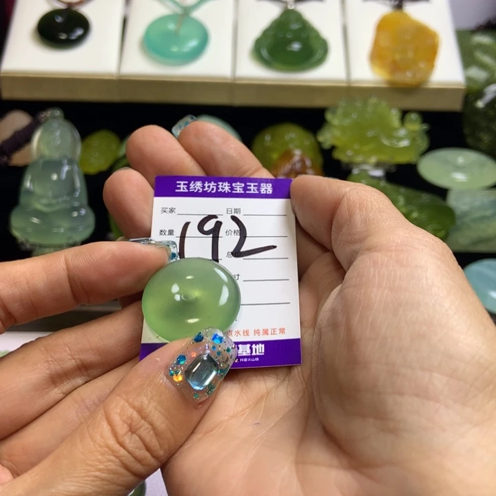 【闪购商品】蛇纹石玉未镶嵌颈饰一**六
