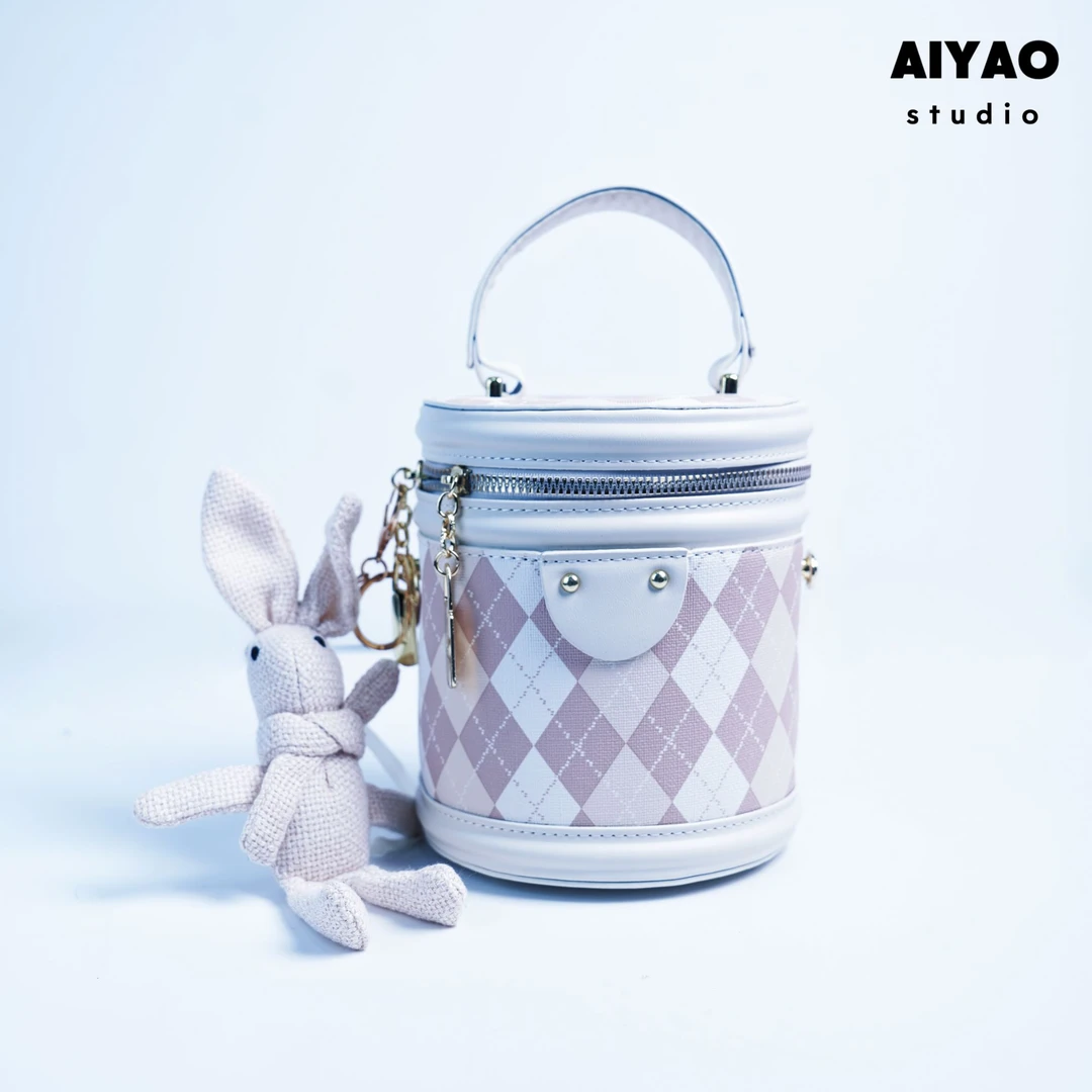 【AIYAO】粉白格纹可爱水桶包154