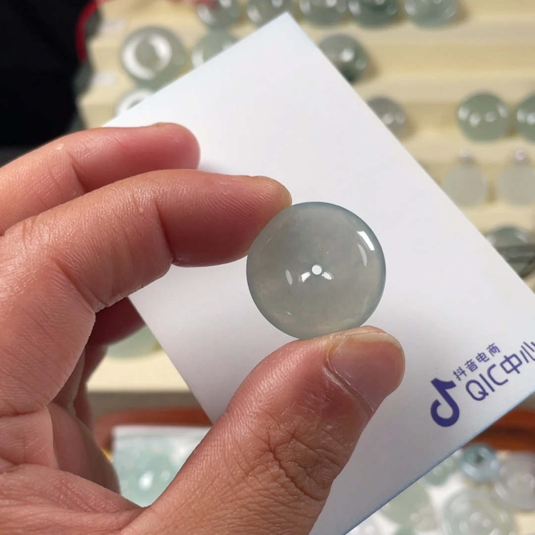 ****@翡翠未镶嵌颈饰45678886557788