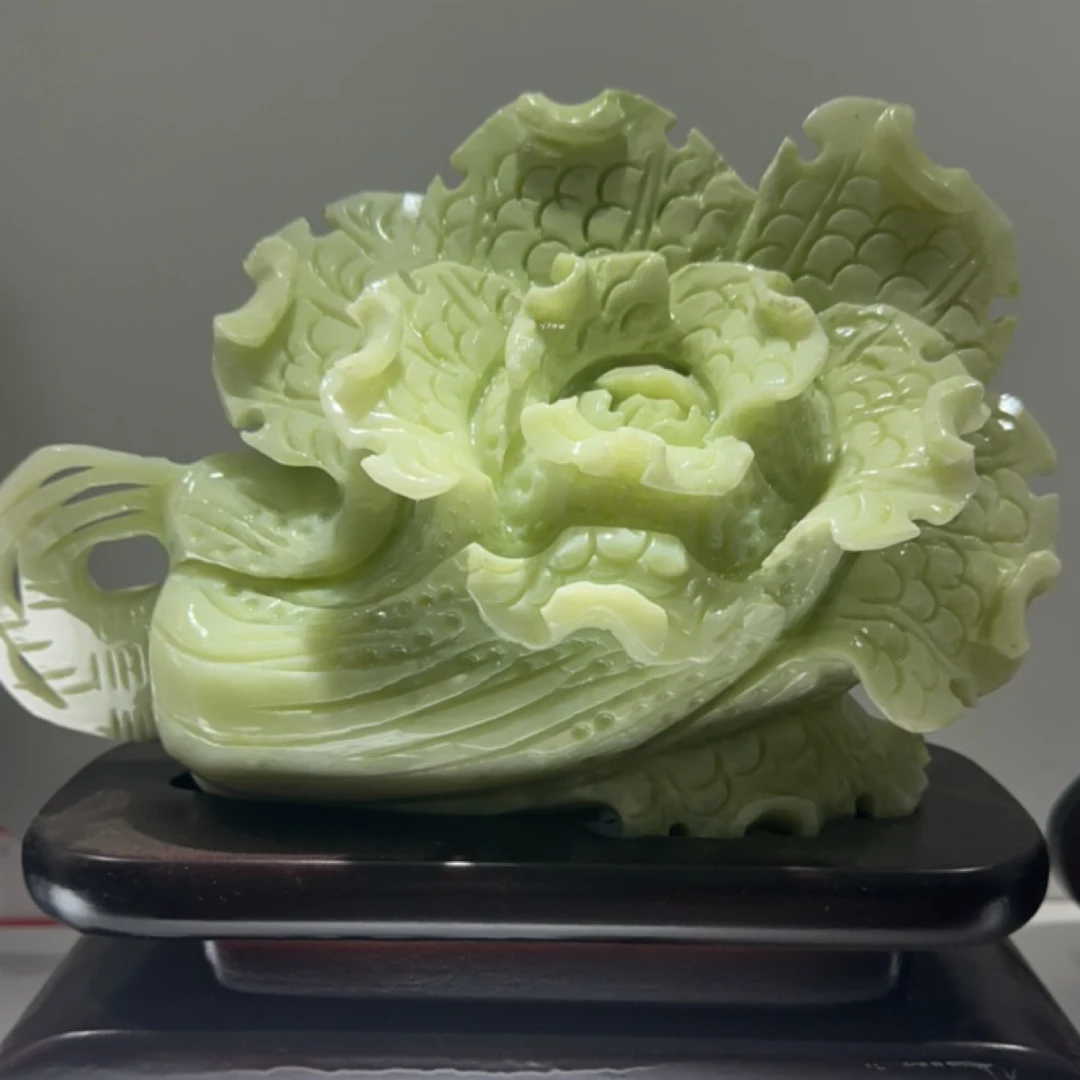 岫玉白菜玉摆件，白菜佰财