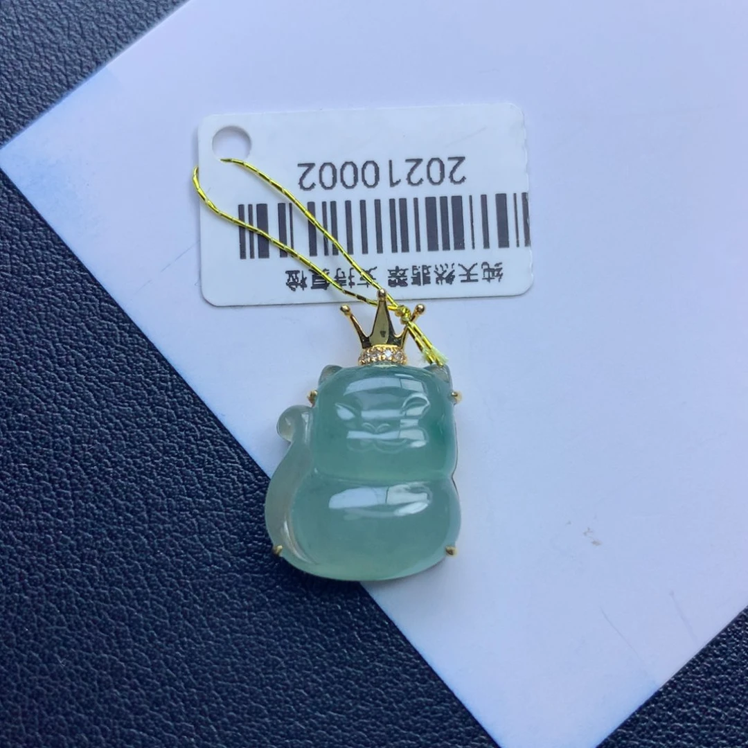 翡翠颈饰未镶嵌小猫