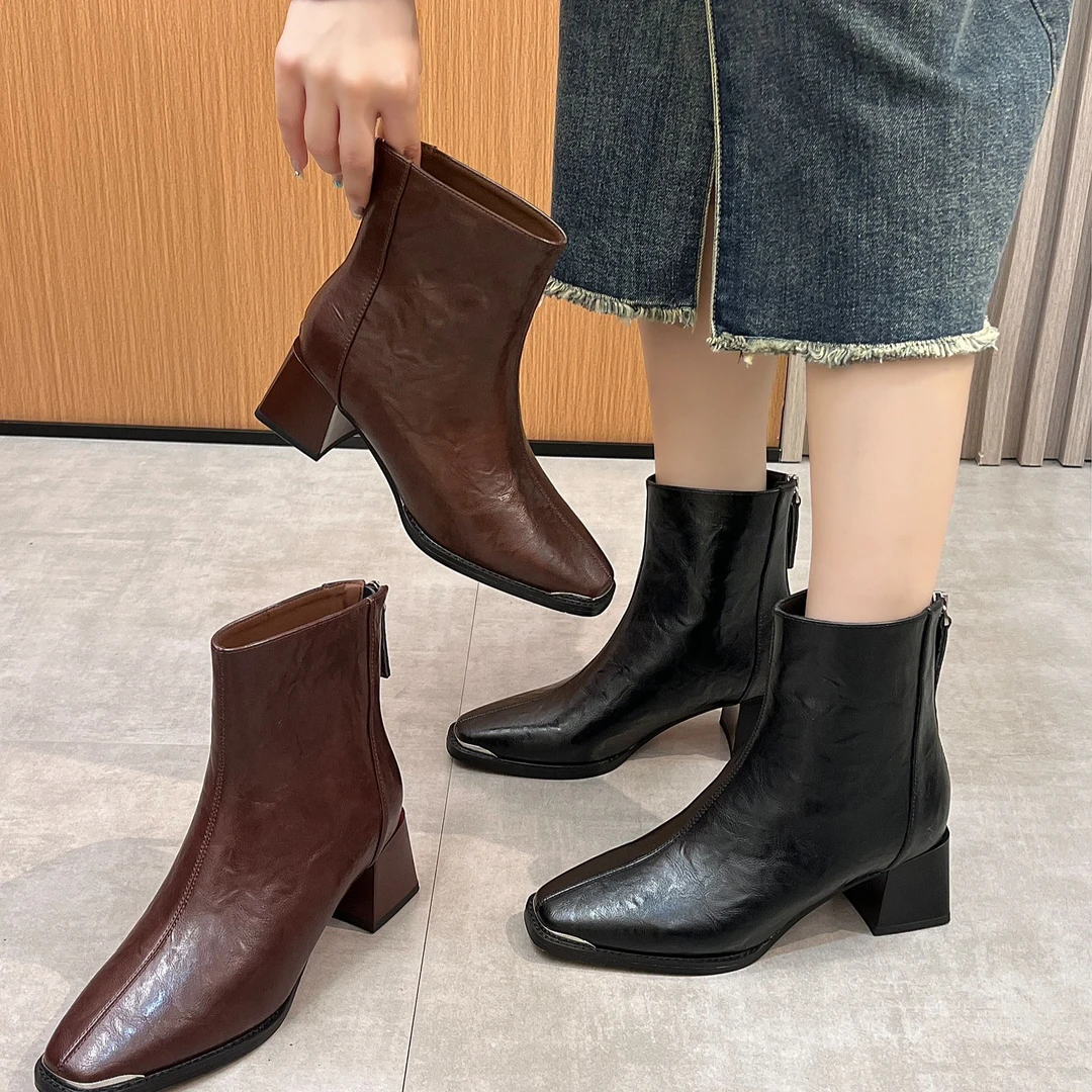 YIYUNJR999加绒冬季单靴马丁靴时尚女鞋短靴秋冬英伦风高跟时装靴