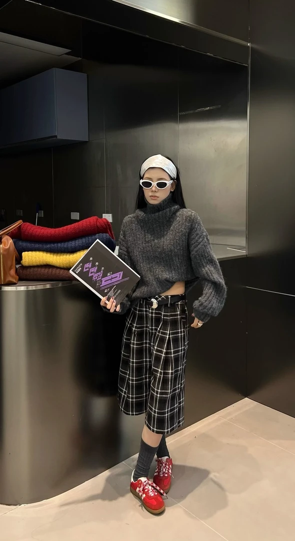 慵懒风堆堆领毛针织衫黑色牛仔百搭秋冬复古毛衣女1110休闲时尚