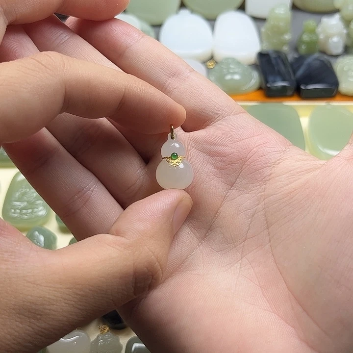 颈饰未镶嵌和田玉