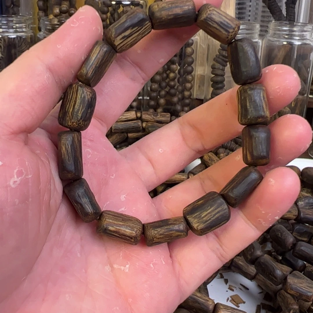 沉香手串张勺子手串串