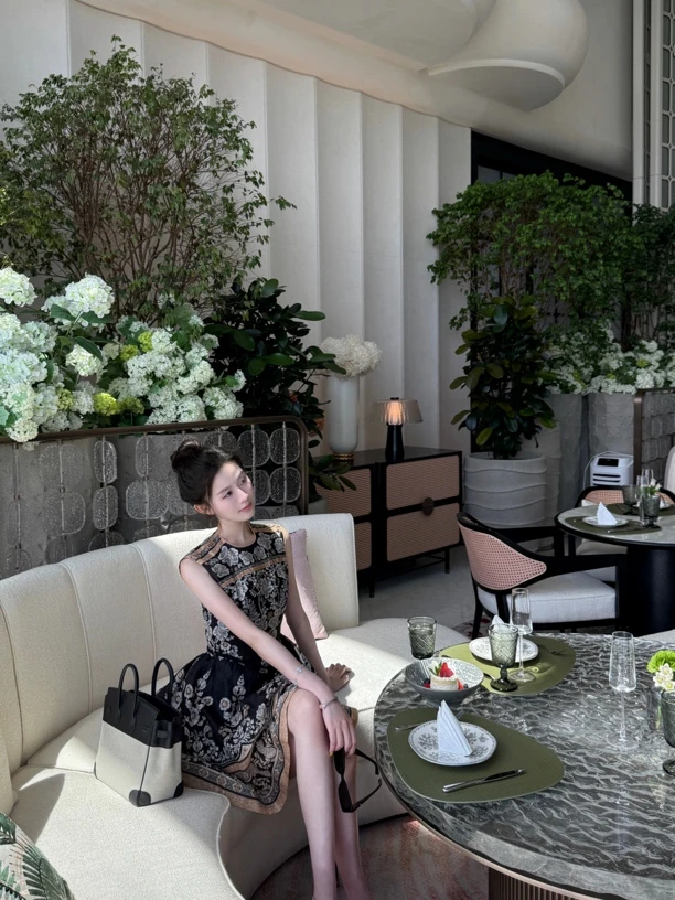 Z*IM*25 新款迪拜富婆风印花亚麻真丝定位无袖连衣裙（配编织腰带）