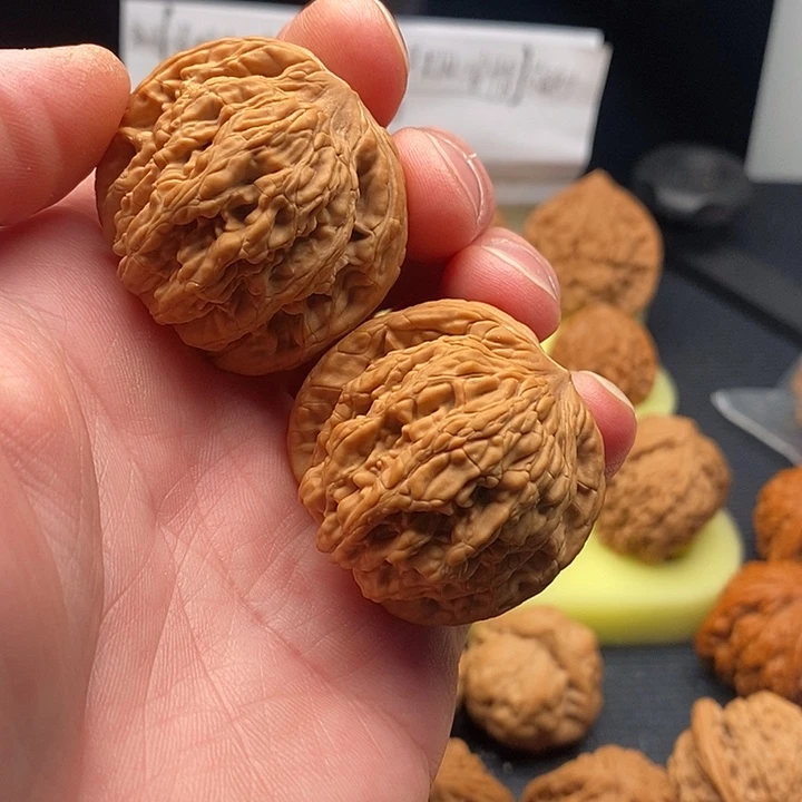 文玩核桃把件闪电35