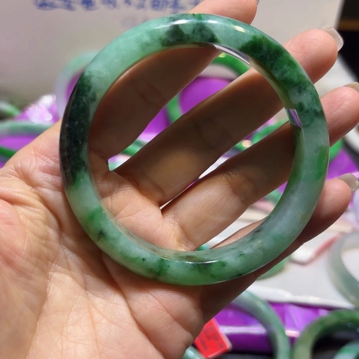翡翠未镶嵌手镯缅甸天然