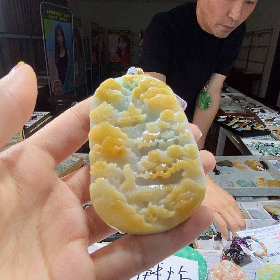 翡翠未镶嵌颈饰翡翠