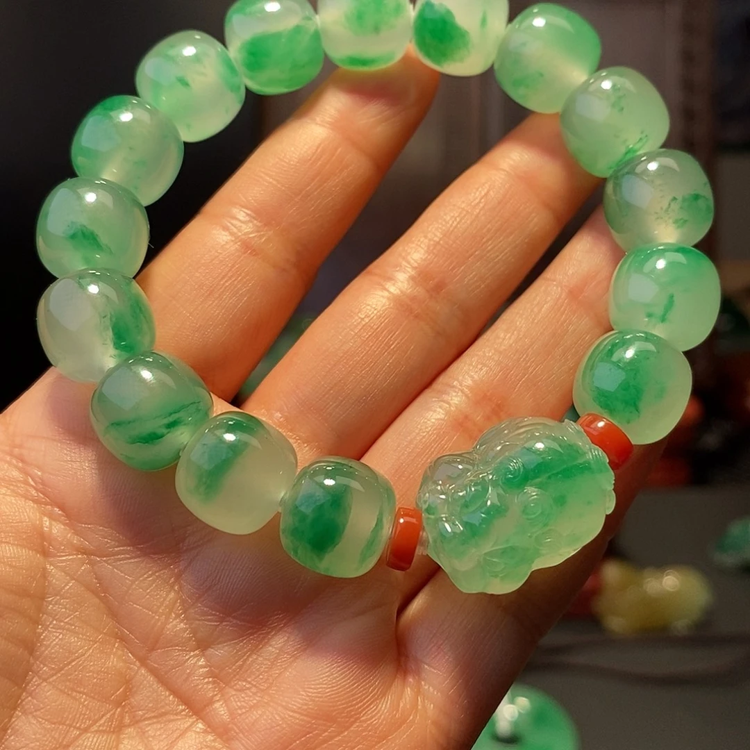 一***证石英质玉（非洲翠）未镶嵌串