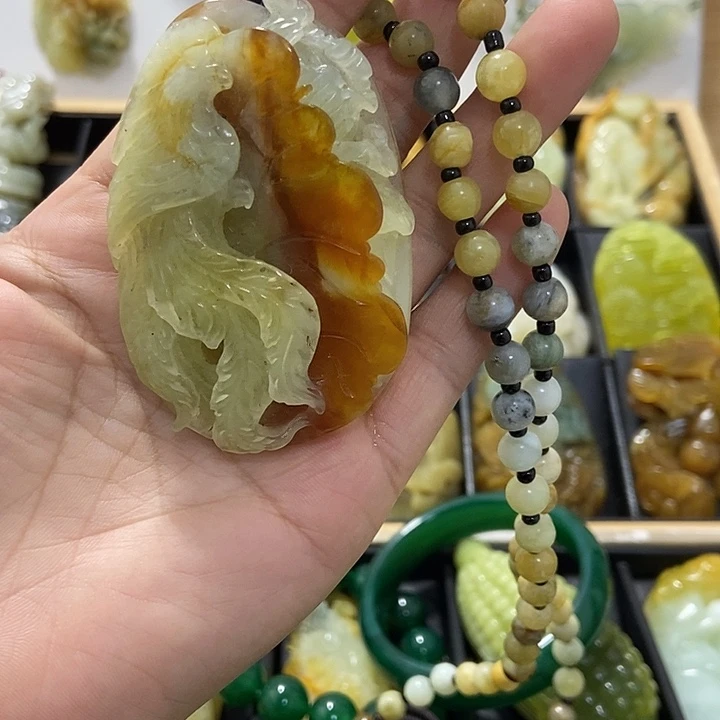 蛇纹石玉未镶嵌挂件