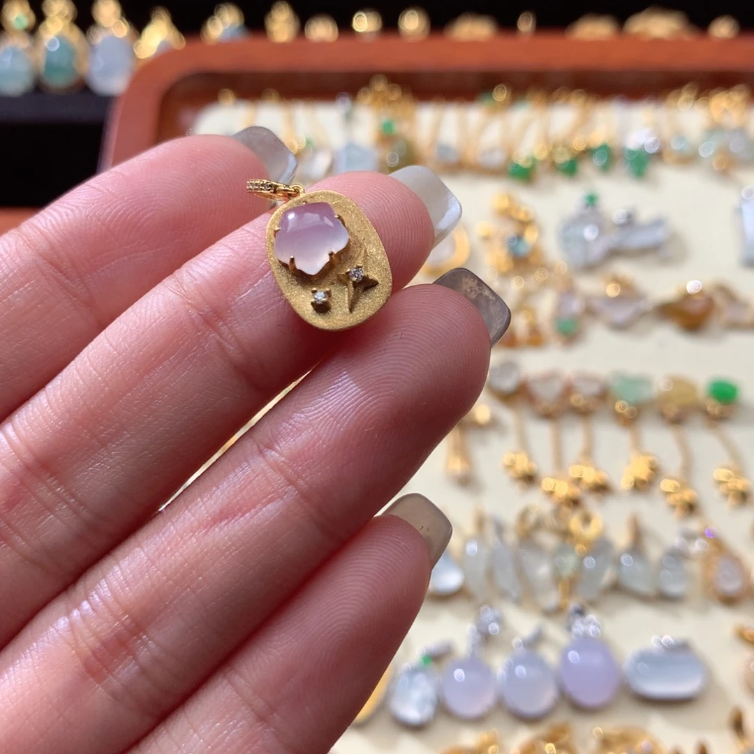 翡翠颈饰18K金镶嵌吖****翡翠