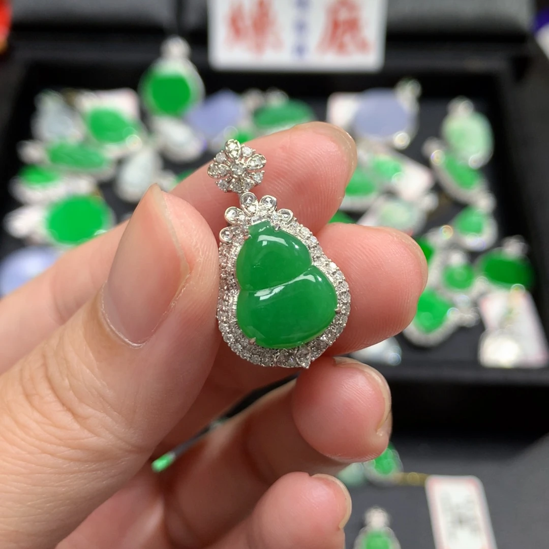 吊坠(不含链)18K金镶嵌翡翠