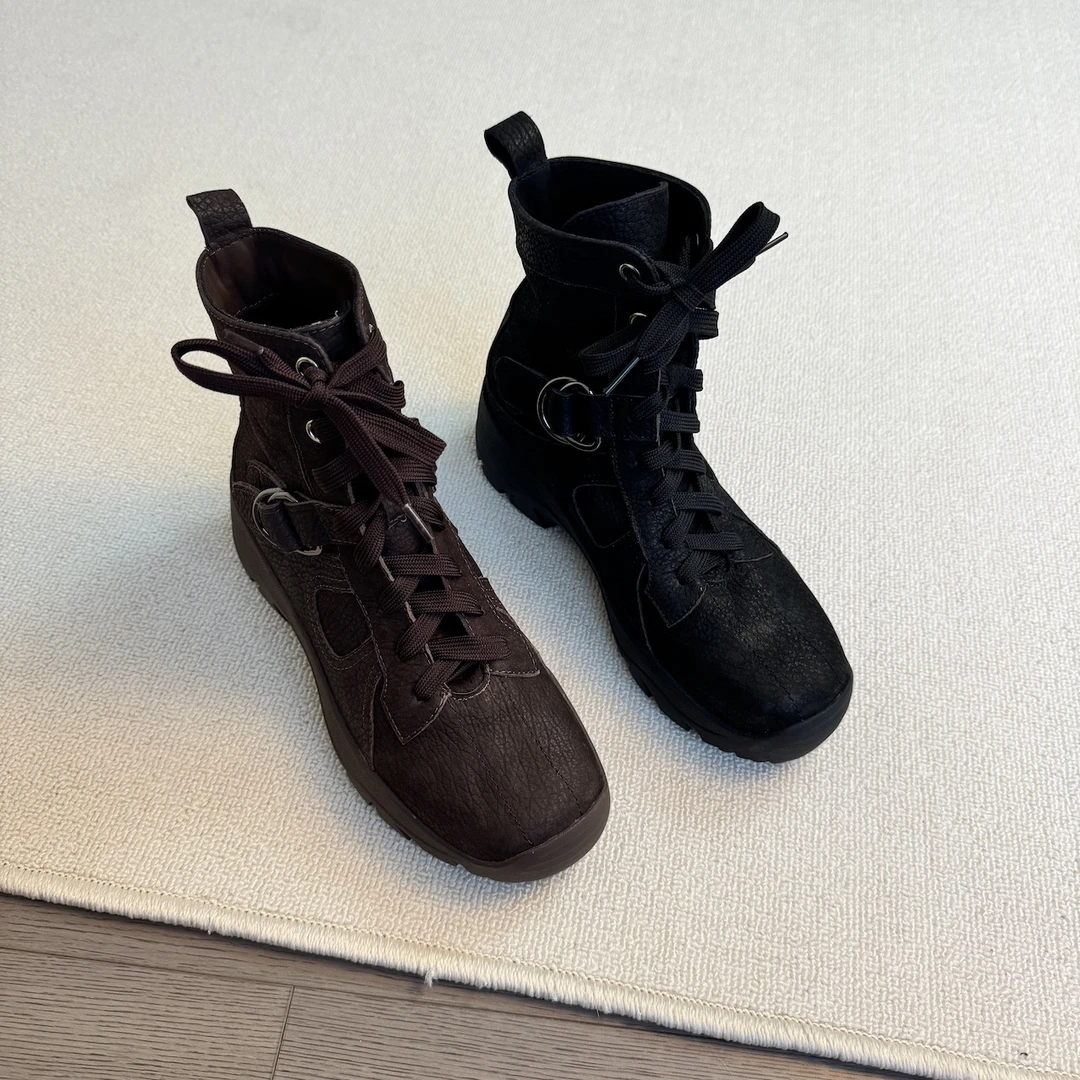 六也「运动马丁」大象纹磨砂圆头系带厚底纯色休闲百搭短靴 L1070