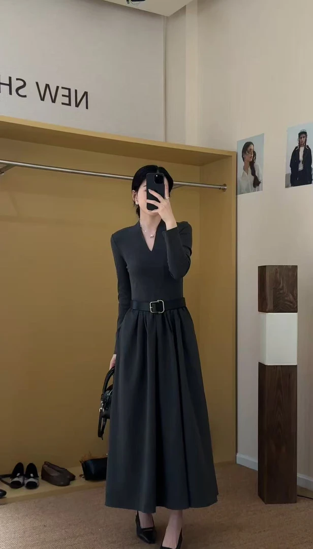 秋季新款气质V领长款拼接百搭送腰带连衣裙