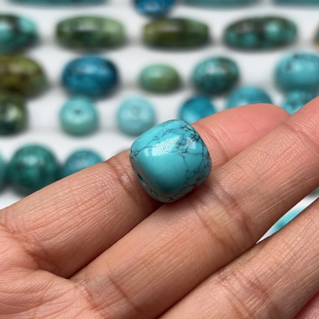 绿松石珠宝奇石未镶嵌晖