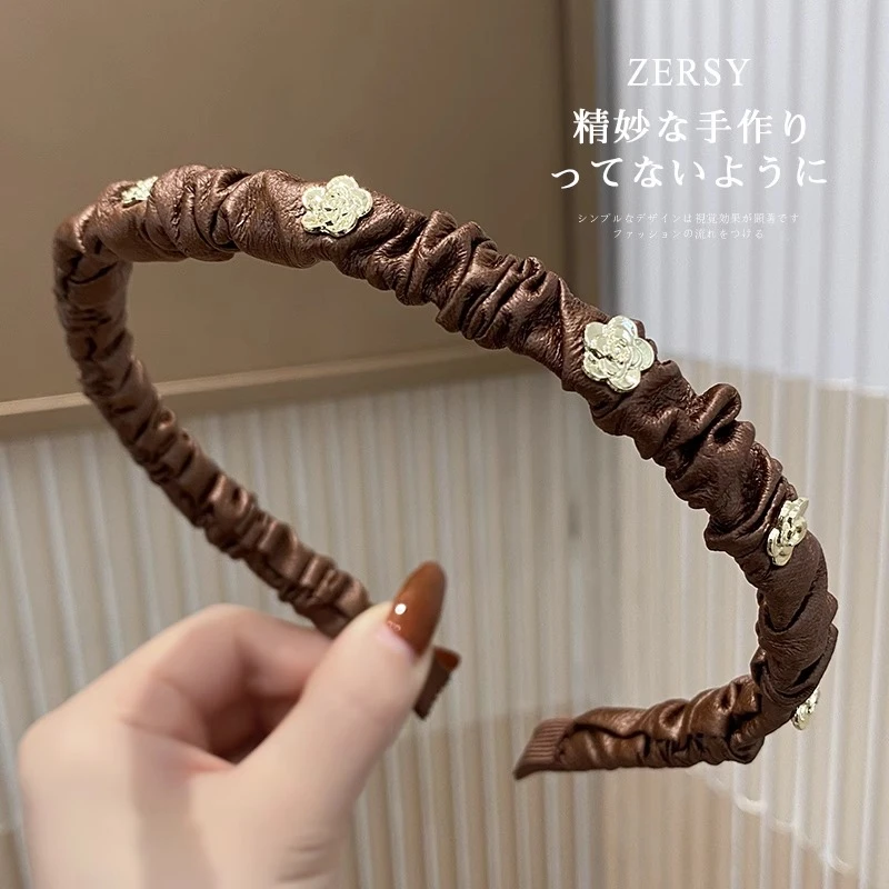 复古轻奢高级感发箍女2025秋冬新款PU皮褶皱四叶草细边头箍压发卡