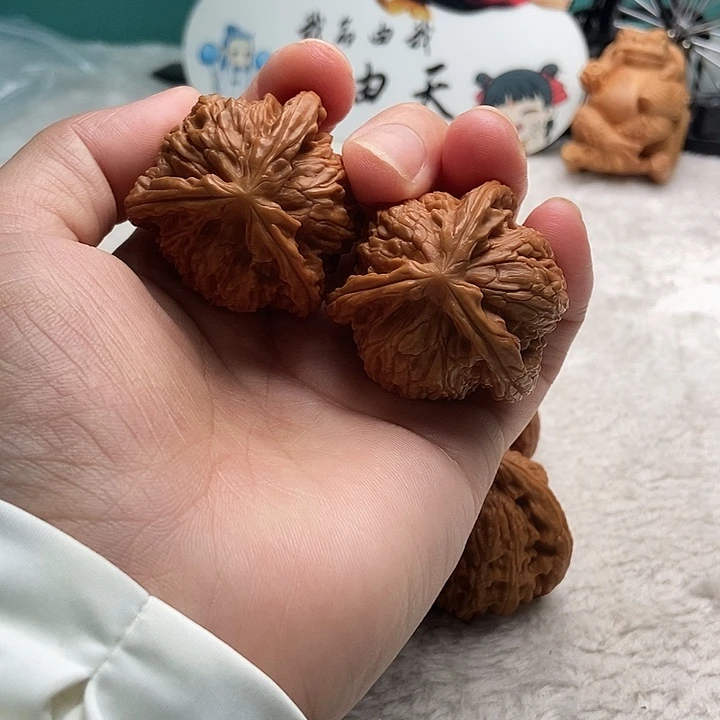文玩核桃把件龙*三棱