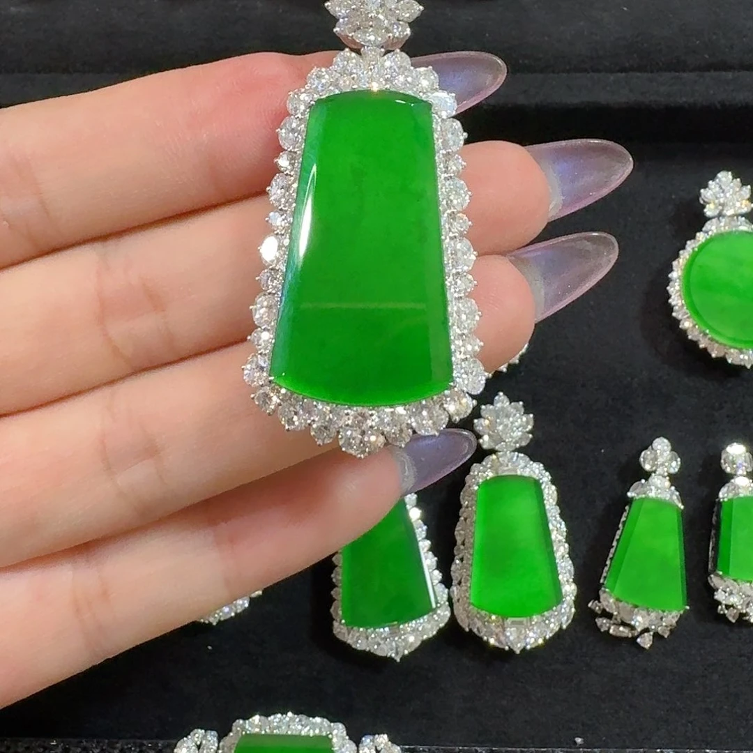 翡翠18K金镶嵌吊坠(不含链)无事牌