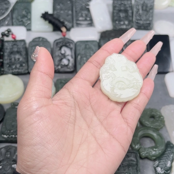 和田玉未镶嵌颈饰