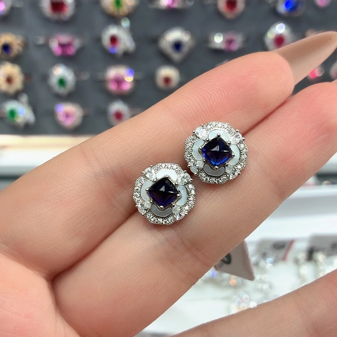 925银培育皇家蓝色宝石