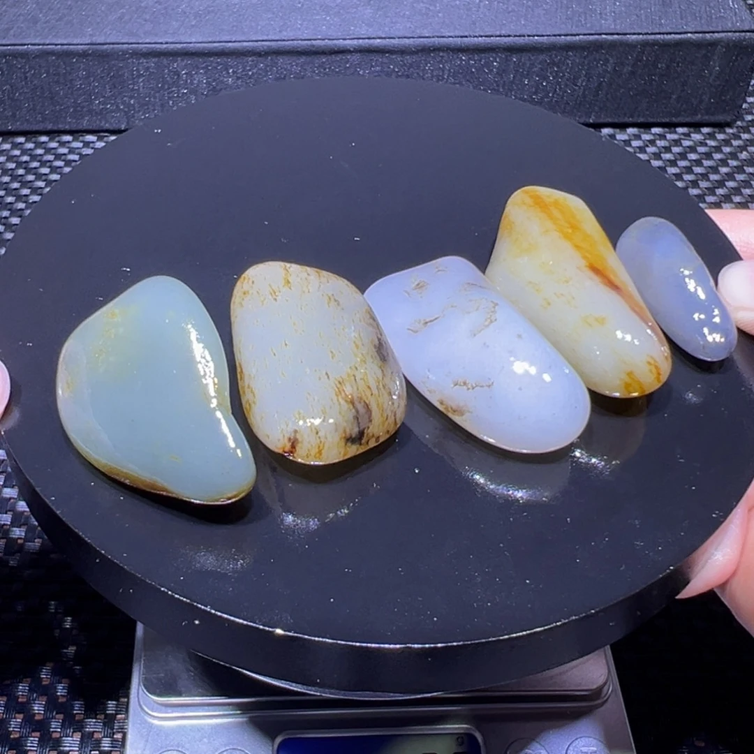 吊坠(不含链)未镶嵌和田玉（子料）80-18
