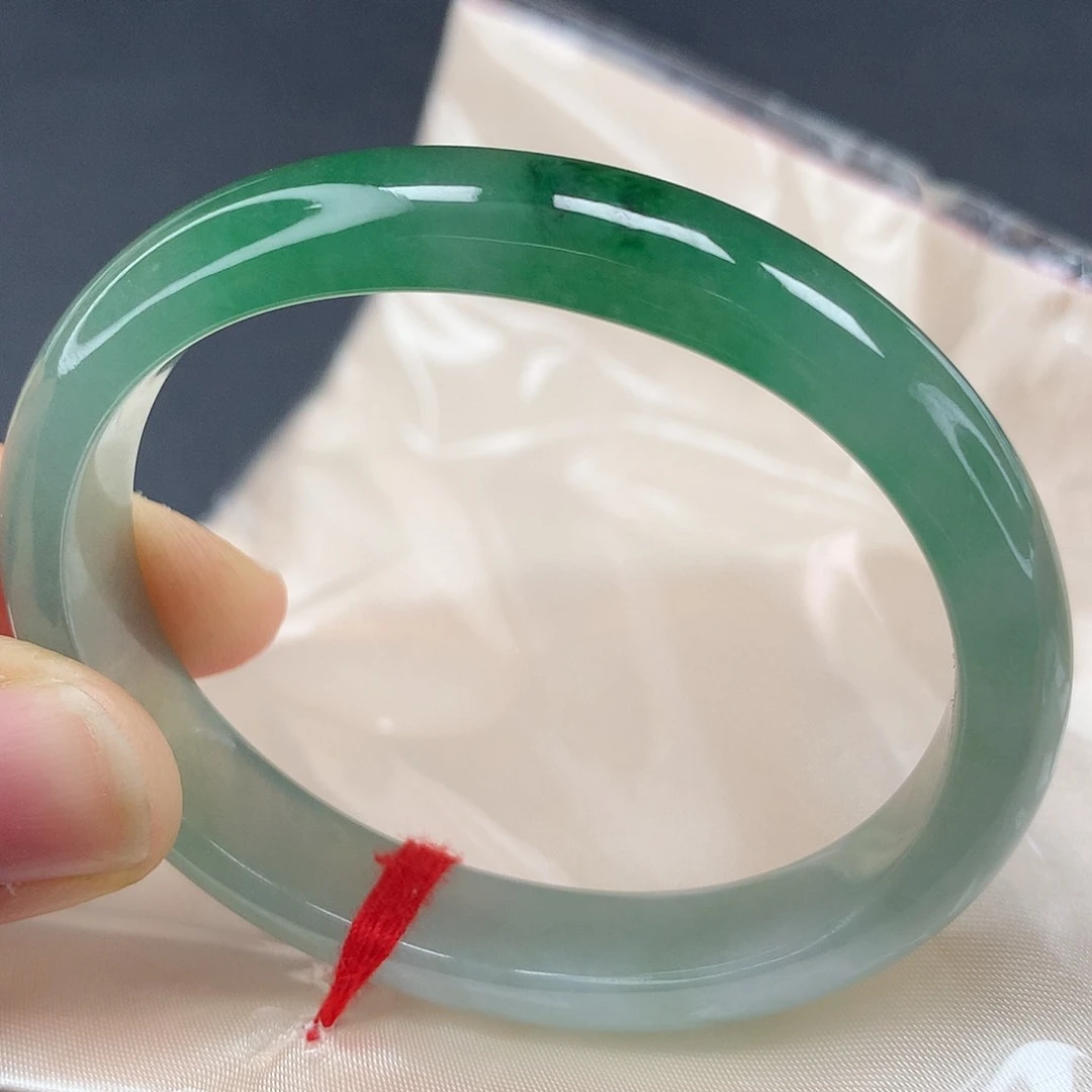 未镶嵌手镯翡翠，26号贵妃，正圈戴47.48