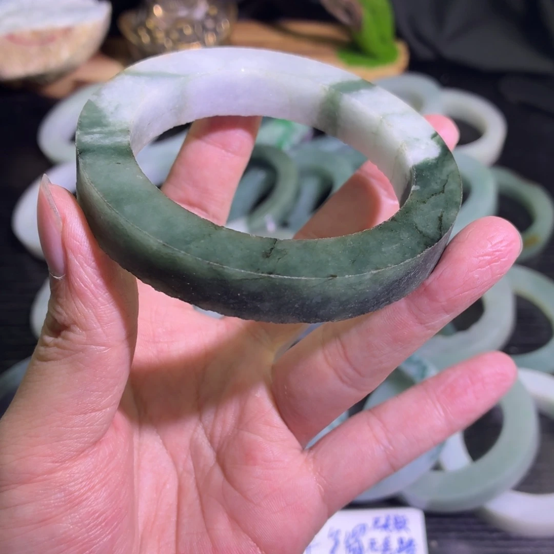 定制翡翠未镶嵌天然翡翠A货毛胚手镯定制