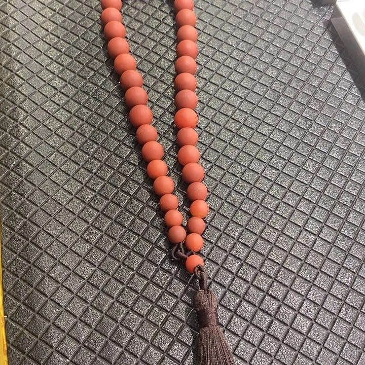 石英质玉（黄龙玉）未镶嵌颈饰