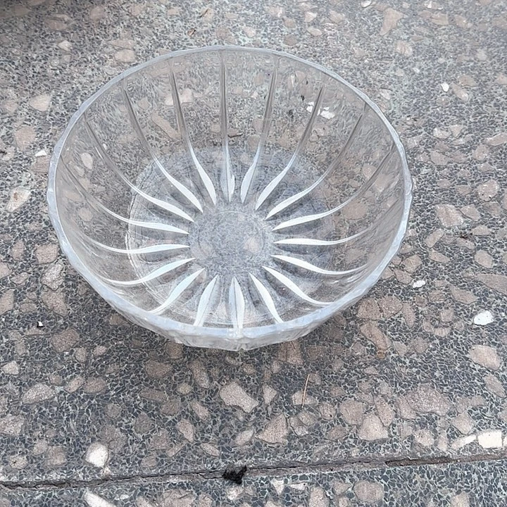 瓷片陶瓷盘子碗啥都有