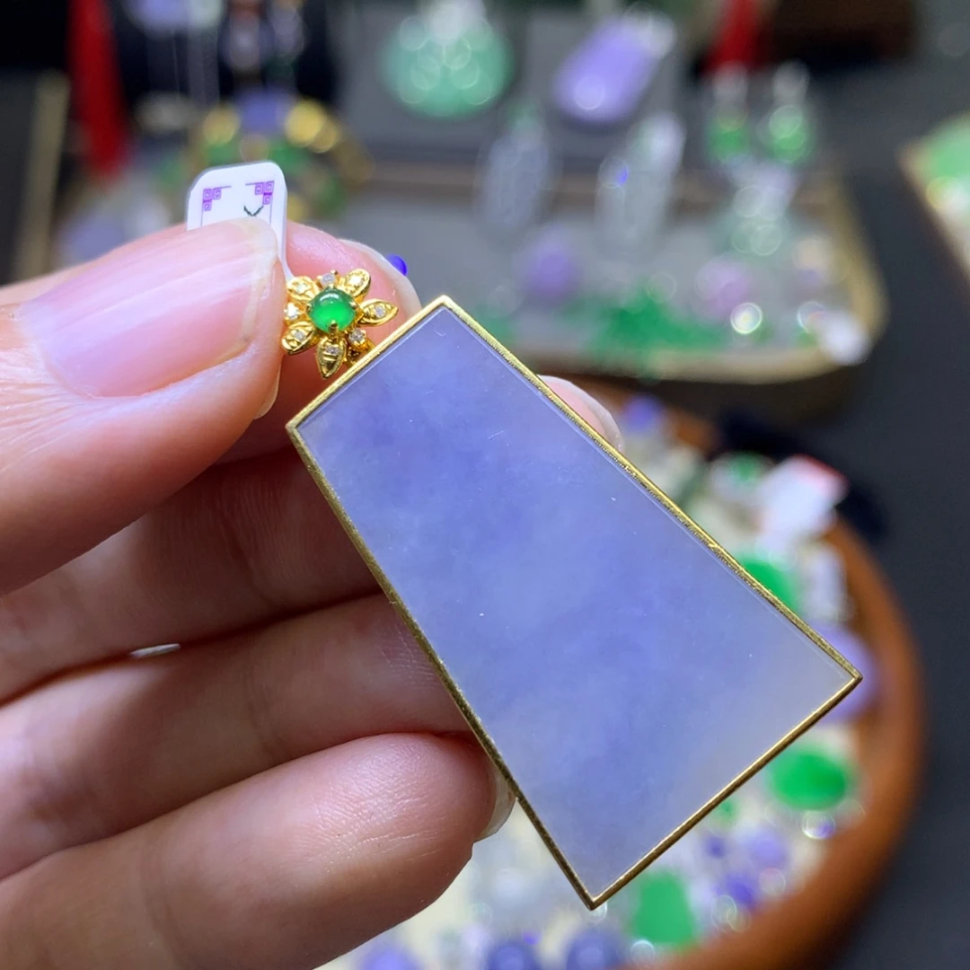 翡翠18K金镶嵌颈饰翡翠吊坠项链