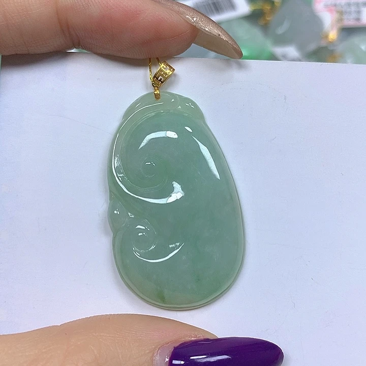 翡翠18K金镶嵌颈饰挂件