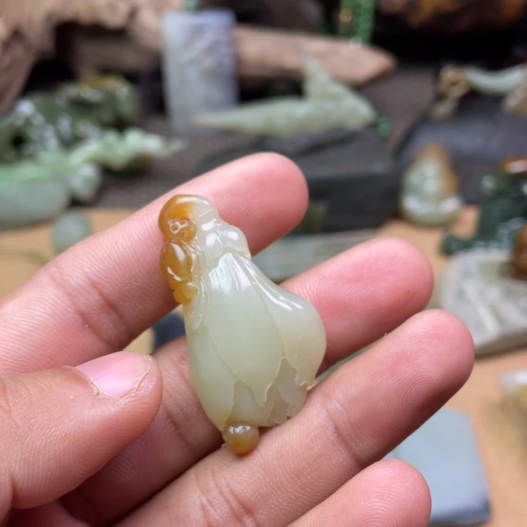 花***花和田玉未镶嵌颈饰