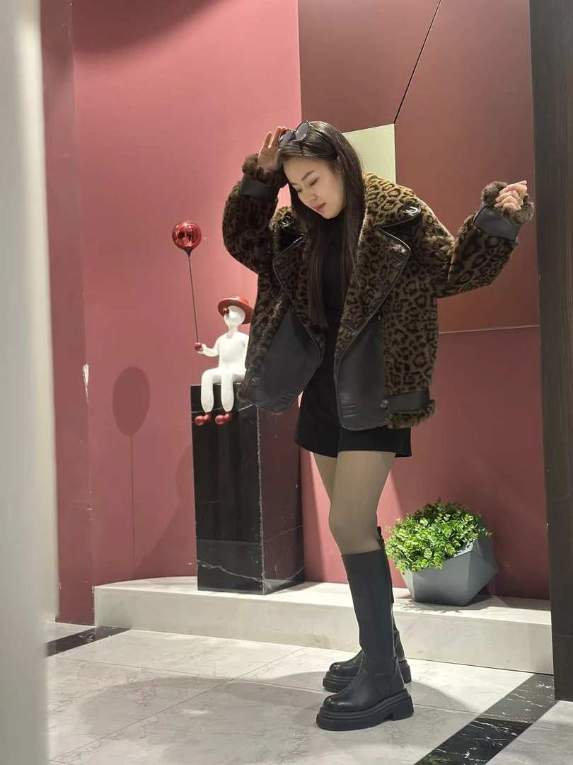人造皮草 豹纹短款外套冬季宽松型外套女2025秋冬时尚