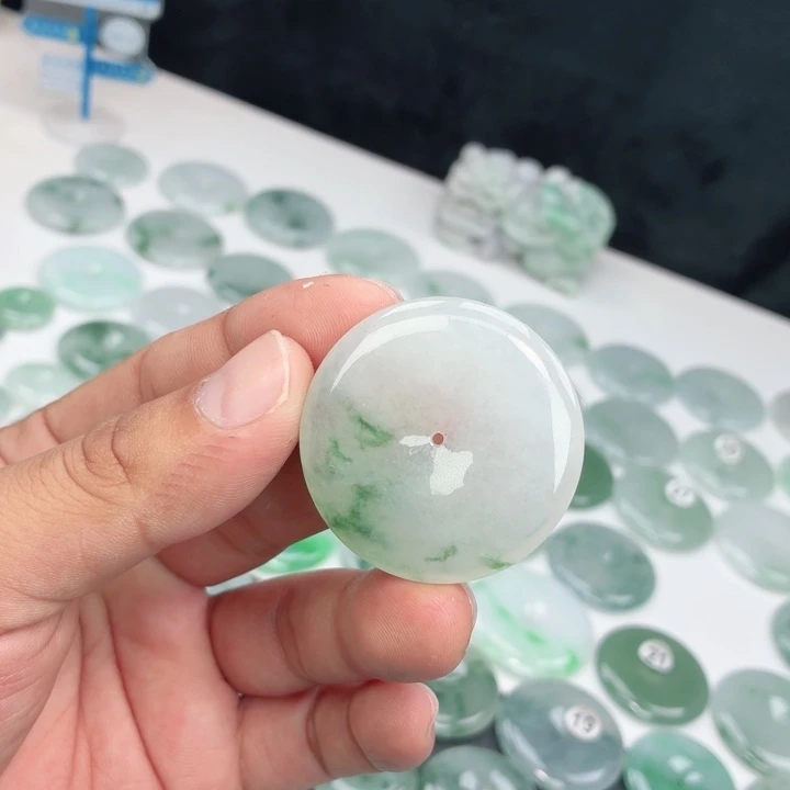 翡翠未镶嵌颈饰缅甸天然A货翡翠40-6.3